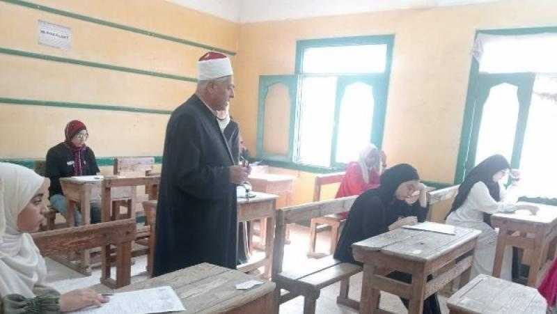 رئيس منطقة القليوبية الأزهرية يتفقد لجان امتحانات الدور الثانى