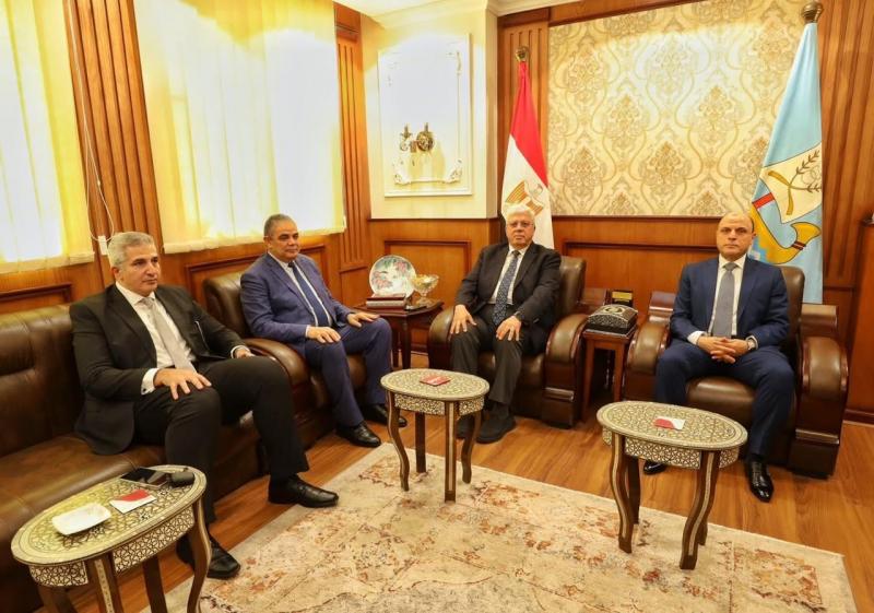 محافظ كفر الشيخ يبحث مع وزير التعليم العالي عددا من الملفات.. تفاصيل