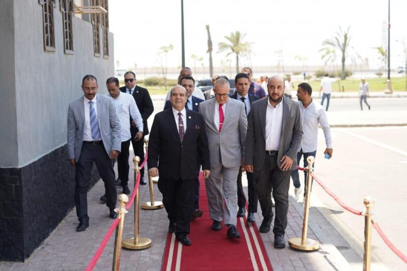 خط أحمر