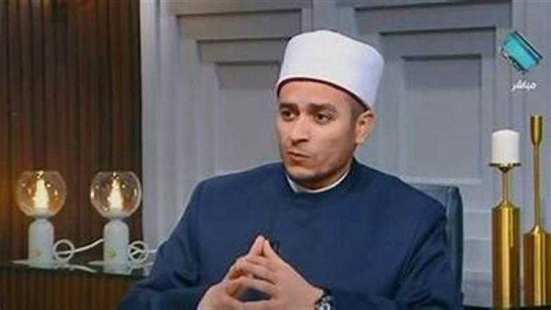 أمين الفتوى: الصلاة بالبنطلون أو ”الفانلة الداخلية” صحيحة بشرط ستر العورة