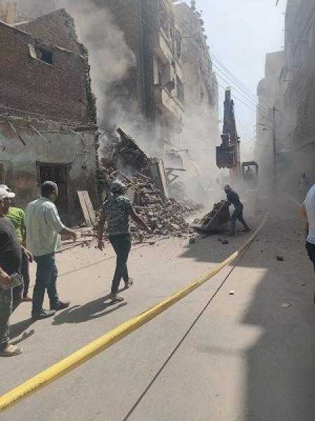 انتشال جثة مسنة وإنقاذ نجلها في انهيار عقار سكني بطنطا