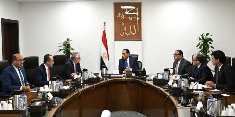 خط أحمر