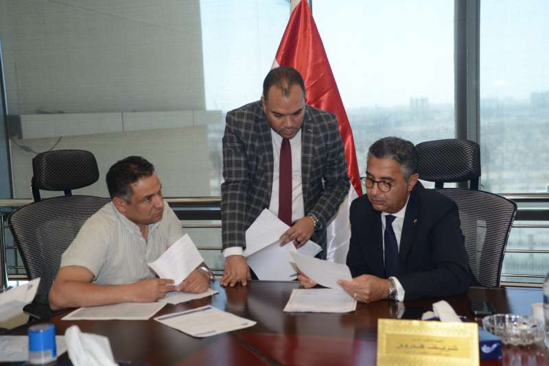 خط أحمر