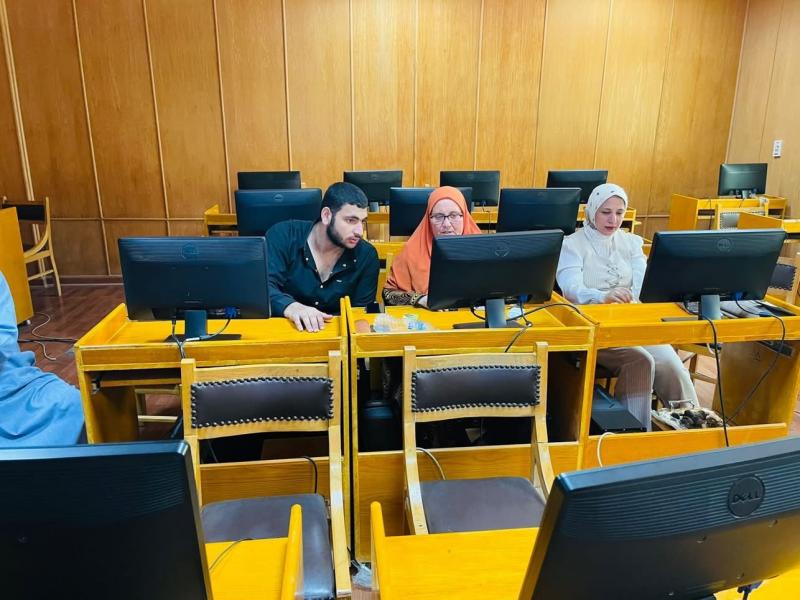 ”التعليم العالي”: معامل الحاسبات بالجامعات الحكومية تنتظم في تقديم الدعم الفني لطلاب الثانوية العامة في تنسيق الجامعات والمعاهد 2025