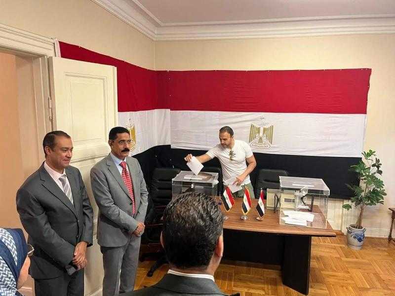 أبناء الجالية المصرية بالنرويج يدلون بأصواتهم في انتخابات الشيوخ