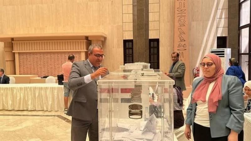 خط أحمر
