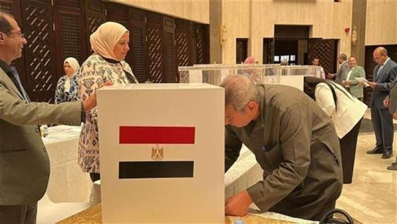 خط أحمر
