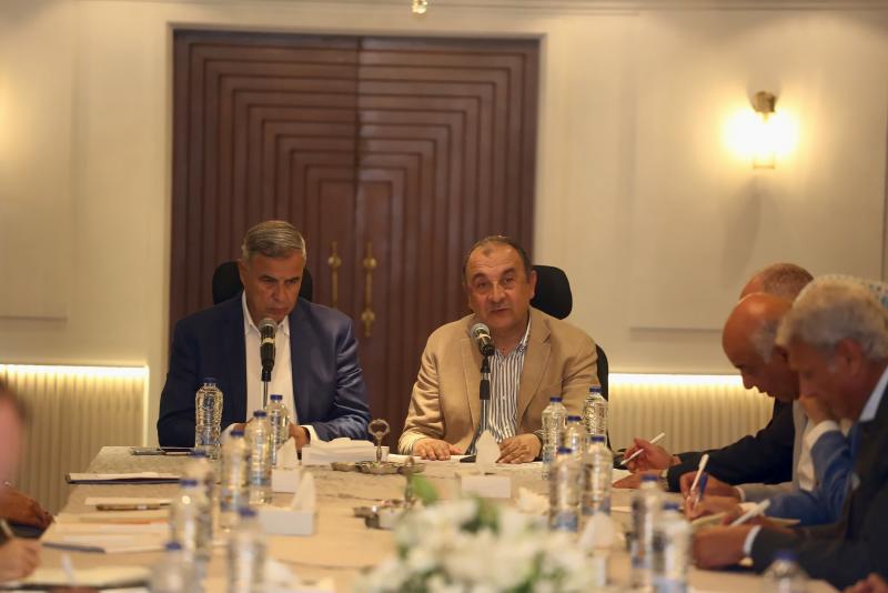 خط أحمر