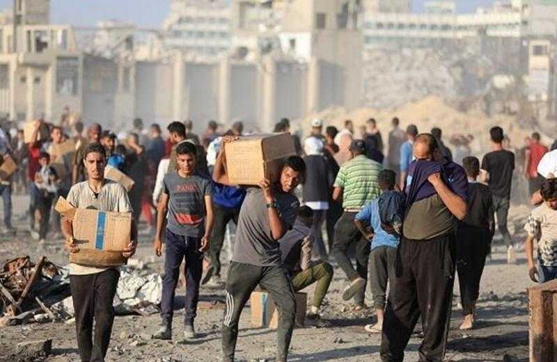 22 شهيدا بينهم 12 من منتظري المساعدات في قطاع غزة