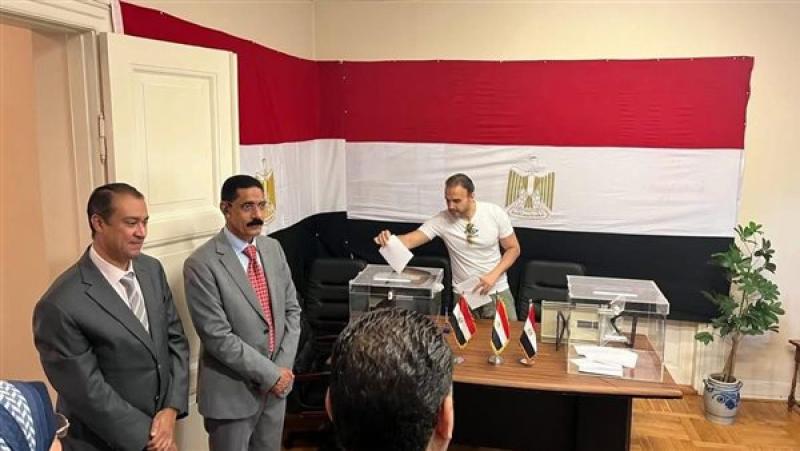 خط أحمر