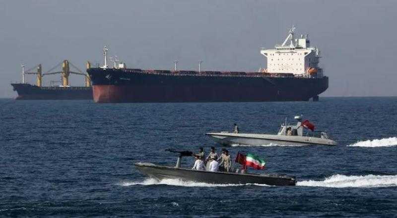 إيران تعلن عن ضبط 4 سفن صيد على متنها أجانب في مياهها الإقليمية