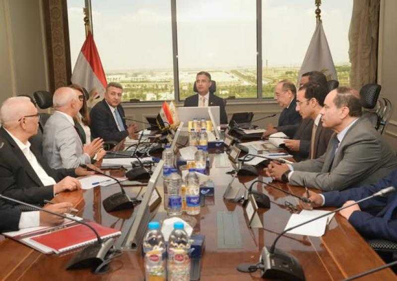 وزير التموين يجتمع مع رؤساء شركات مضارب رشيد وكفر الشيخ والبحيرة لمتابعة منظومة العمل