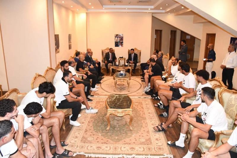 قبل خوض منافسات بطولة الأفروباسكت 2025.. وزير الرياضة يلتقي منتخب مصر لكرة السلة