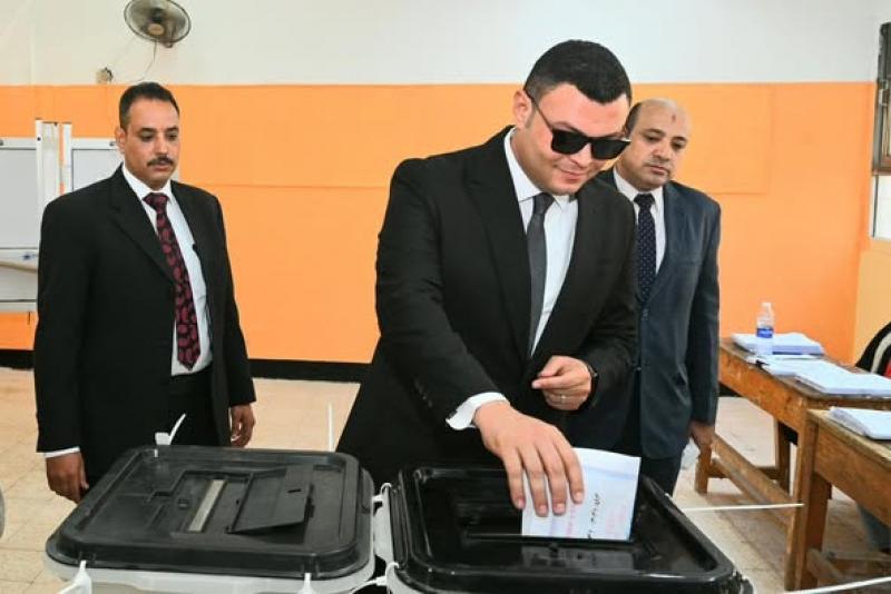 خط أحمر