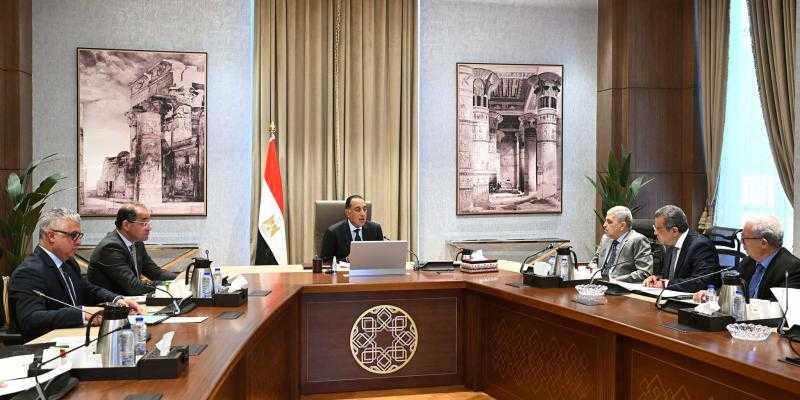 رئيس الوزراء يتابع جهود إعادة هيكلة الهيئات الاقتصادية
