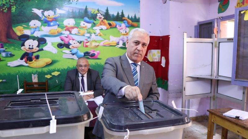 خط أحمر