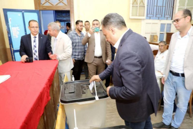 خط أحمر