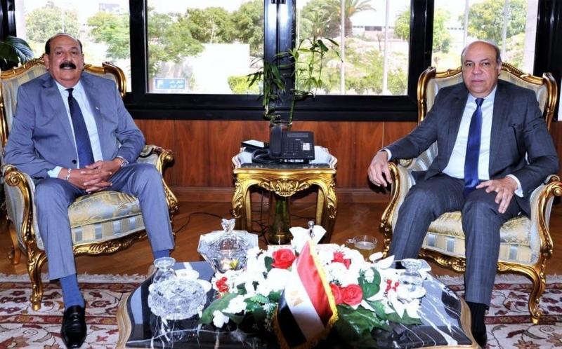 ”الحفني”: نُوسّع شبكة خطوطنا الجوية لتلبية احتياجات المصريين بالخارج