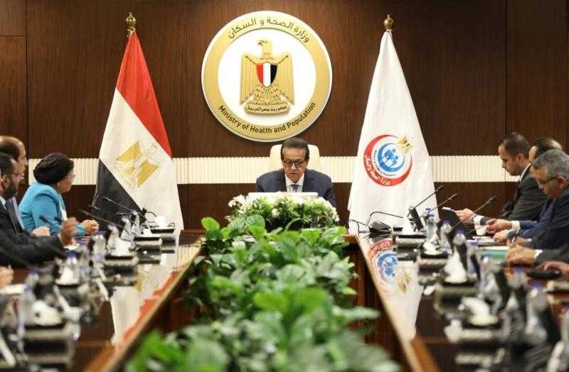 وزير الصحة يوجه بإجراء مراجعات دورية مع مديري المستشفيات لمتابعة الشؤون الإدارية والفنية والاستجابة الفورية للشكاوى