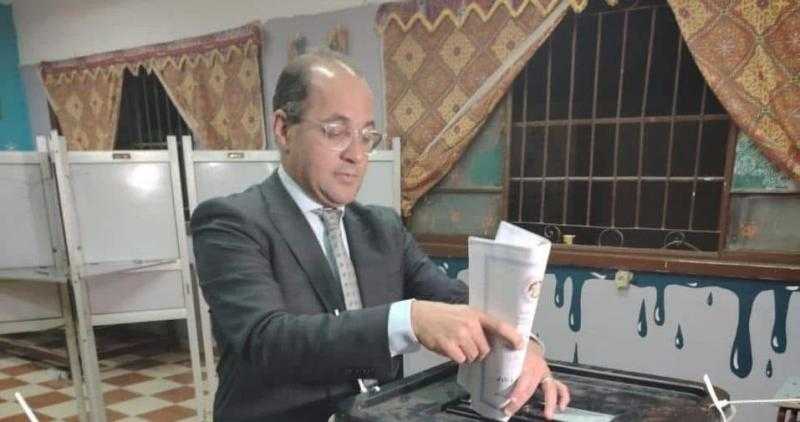 وزير المالية يُدلي بصوته في انتخابات مجلس الشيوخ