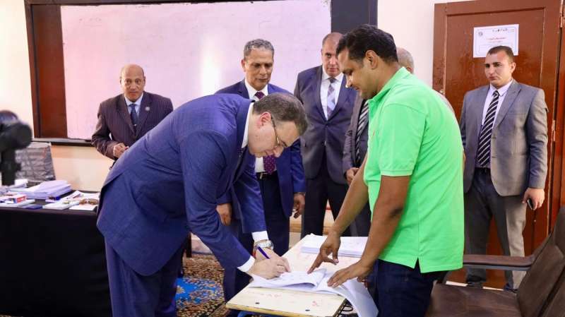 خط أحمر