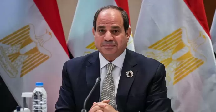 الرئيس السيسي يصدق على قانونين للبحث عن البترول واستغلاله بالصحراء الغربية والسويس