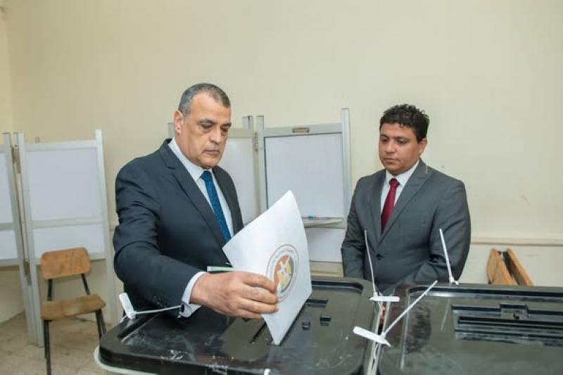 خط أحمر