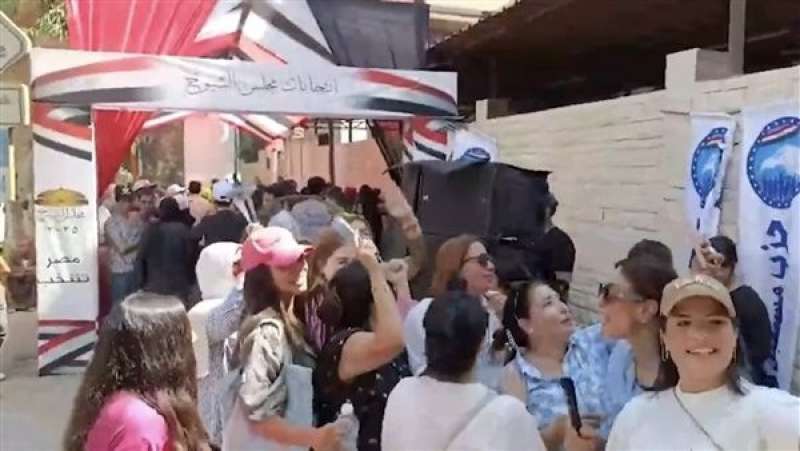 خط أحمر