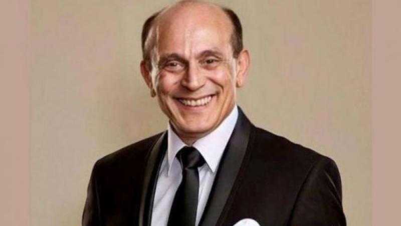 أشرف زكي يكشف تفاصيل الحالة الصحية لـ محمد صبحي بعد نقله للمستشفى