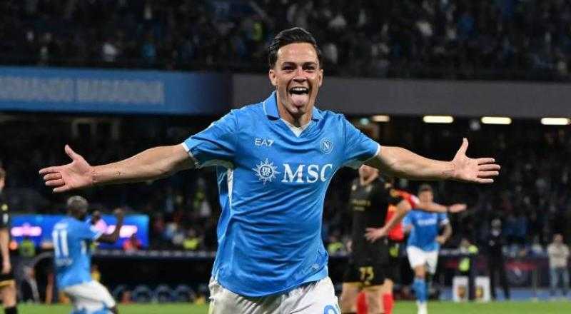 أتلتيكو مدريد يكثف اتصالاته للتوقيع مع نجم نابولي