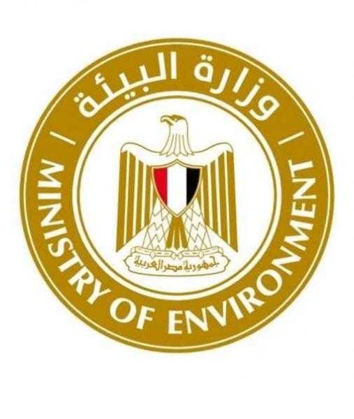 د. منال عوض تعلن قيام وزارة البيئة بالتخلص الآمن من أحد الدلافين النافقة بإحدى قرى الساحل الشمالي