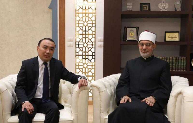 مفتي الجمهورية يشيد بمتانة العلاقات الدينية والعلمية بين مصر وكازاخستان