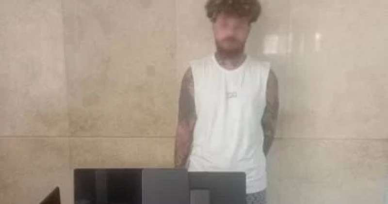 خط أحمر