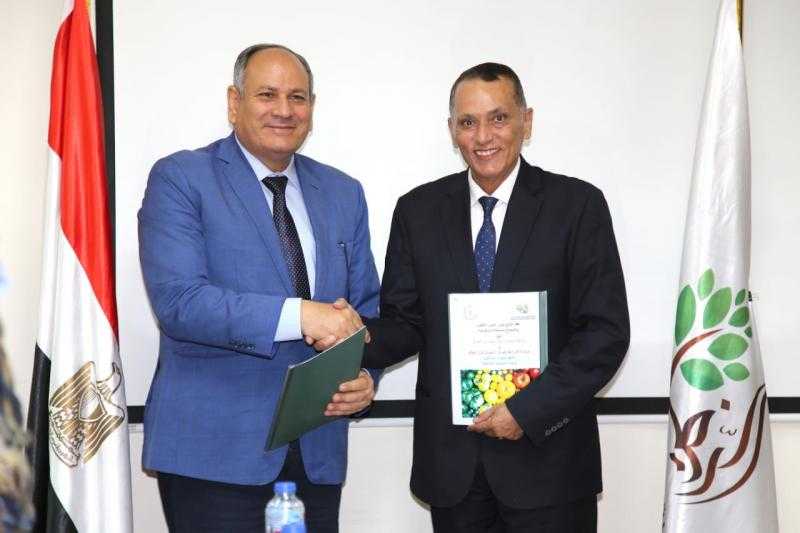 تعاون بين ”تنمية الريف المصرى الجديد” و”البحوث الزراعية” لإنتاج تقاوي هجين الخيار ”حورس”
