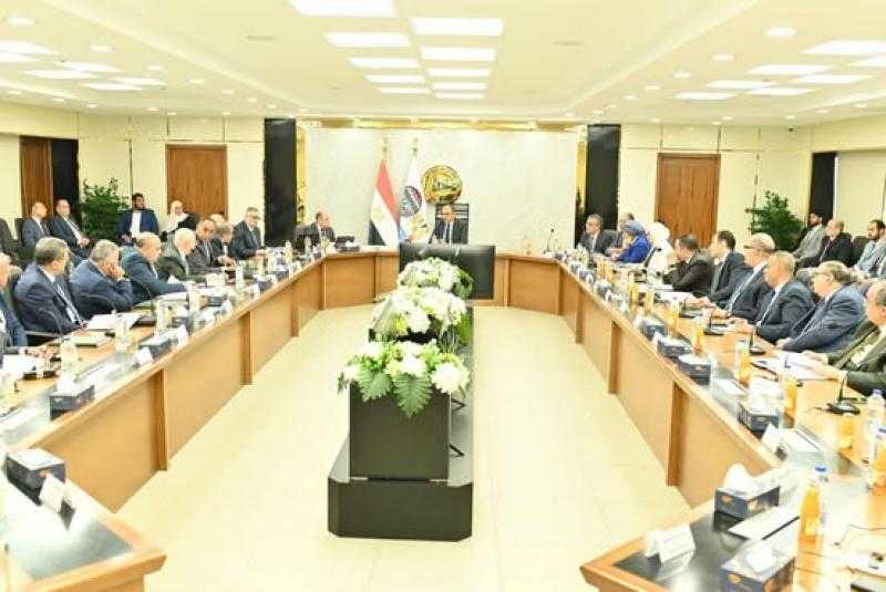 «عمومية القابضة للتشييد»: 33.4 مليار جنيه إيرادات مستهدفة.. وصافي ربح متوقع 4.7 مليار جنيه