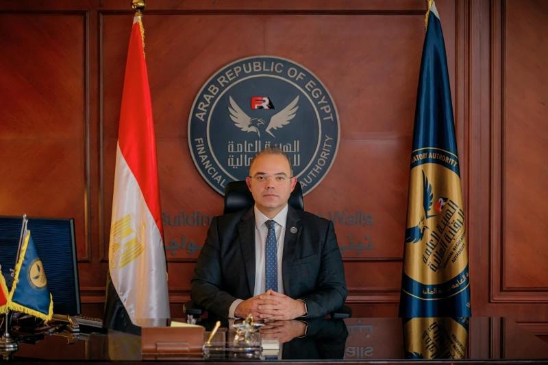 الرئيس السيسي يصدر قرارًا بتجديد تكليف الدكتور محمد فريد صالح قائمًا بأعمال رئيس الهيئة العامة للرقابة المالية بدرجة وزير لمدة عام