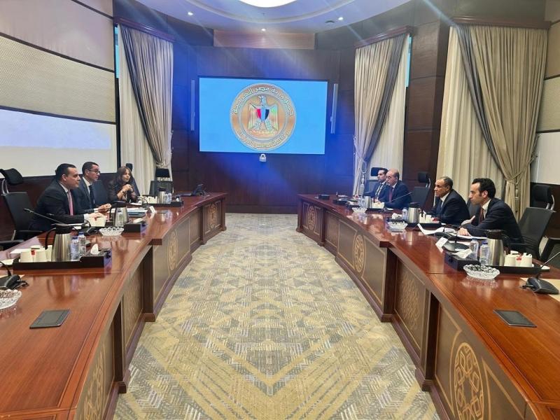 وزير الخارجية يلتقي بوزير الاستثمار والتجارة الخارجية