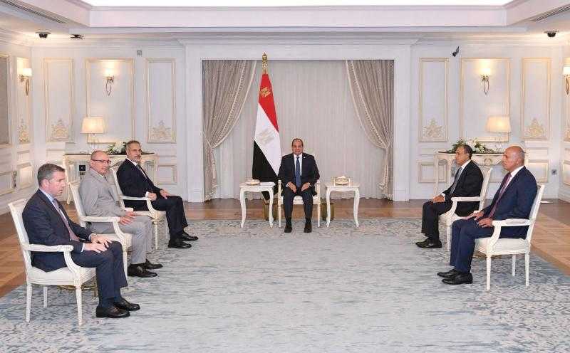الرئيس السيسي يستعرض رؤية مصر لتحقيق السلام والاستقرار في ليبيا وسوريا والسودان