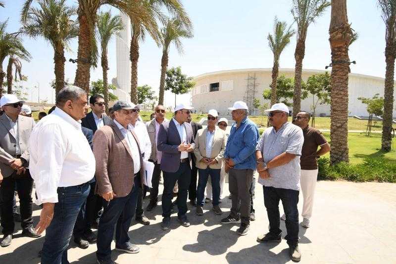 وزير الإسكان ومحافظ القاهرة يتفقدان مشروع حدائق «تلال الفسطاط» بمصر القديمة