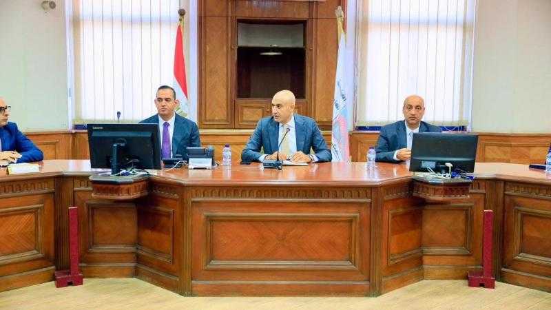 وزير التعليم: الالتزام بنسب الحضور للطلاب بدقة.. توفير الكوادر التعليمية والحفاظ على انتظام العملية التعليمية وجودتها