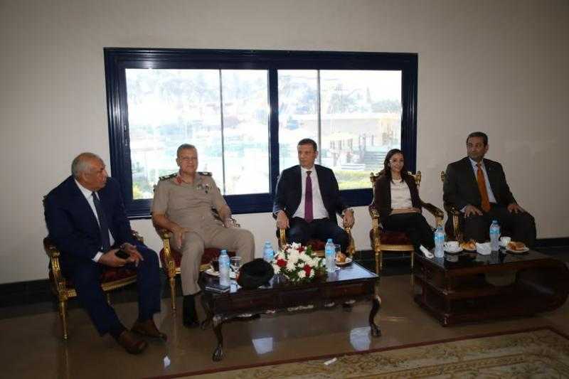وزير الزراعة يلتقي محافظي البحيرة ودمياط والوادي الجديد ونائب رئيس الهيئة الهندسية