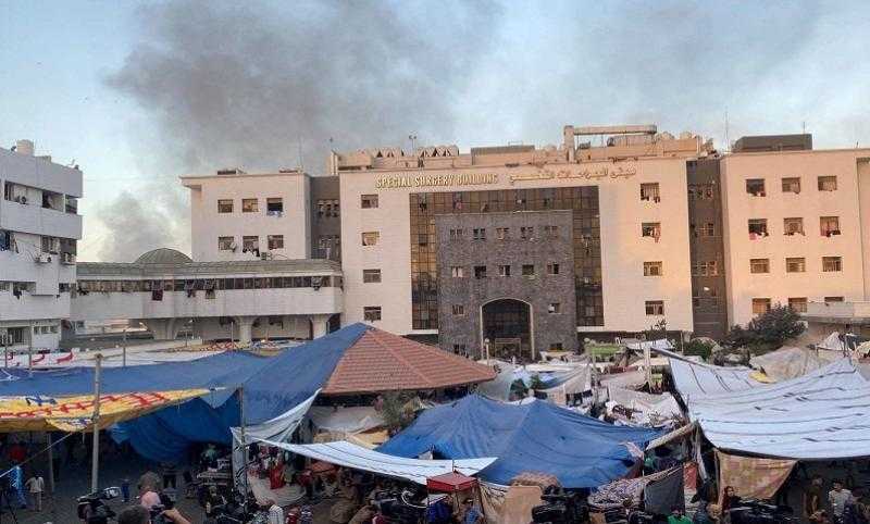 مدير الشفاء الطبي بغزة: الاحتلال يواصل استهداف المستشفيات والطواقم الطبية بالقطاع