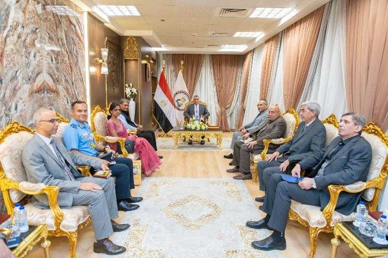 وزير الإنتاج الحربي وسفير الهند بالقاهرة يبحثان سبل تعزيز التعاون المشترك