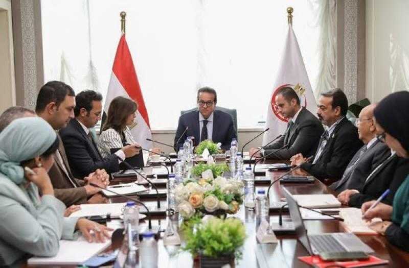 عبد الغفار يبحث مع مدير الوطنية للتدريب تعزيز برامج تنمية القطاع الصحي