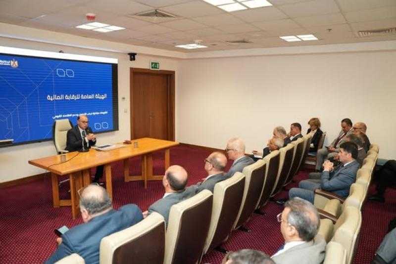 رئيس الرقابة المالية يلتقي بالسفراء المنقولين للعمل بالسفارات والبعثات المصرية بالخارج