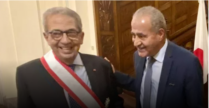 خط أحمر