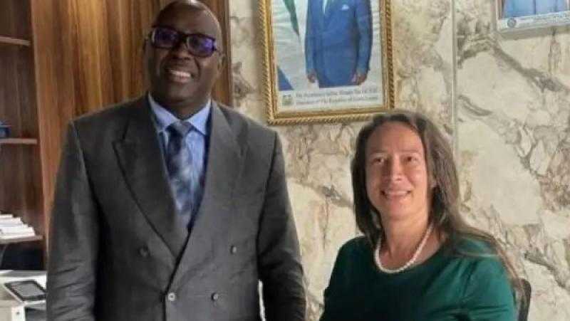 سفيرة مصر في فريتاون تبحث مع وزير التجارة السيراليوني تعزيز العلاقات الاقتصادية