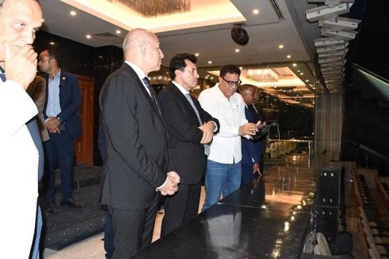 وزير الرياضة ومحافظ القاهرة يتفقدان ستاد القاهرة