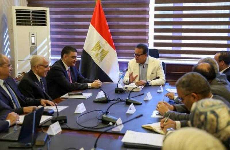 وزير الصحة يستقبل رئيس الشراء الموحد وقيادات جريفلز إيجيبت لبحث توطين صناعة مشتقات البلازما