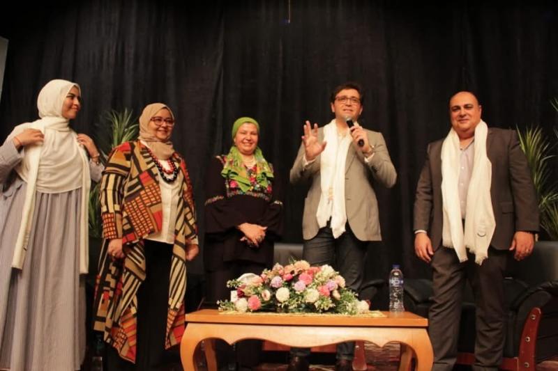 وزير الثقافة يشهد لقاء حواري مفتوح مع فتيات البرنامج الرئاسي «أهل مصر» لأبناء المحافظات الحدودية